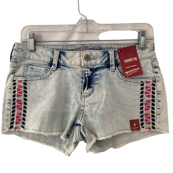 Arizona Jeans Shortie Shorts Womens Juniors Size 5 Light Wash Embroidered - Picture 6 of 6